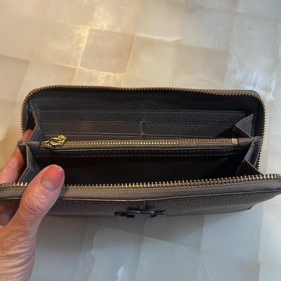 Tory Burch long wallet with zipper - Picture 4 of 7